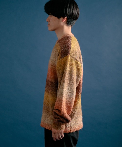 ITEMS URBANRESEARCH(アイテムズ アーバンリサーチ)の「スペースダイ ウール混ブークレニットプルオーバー(ニット/セーター・メンズ・グレー/ブルー/オレンジ・LARGE/MEDIUM)」の7枚目の写真