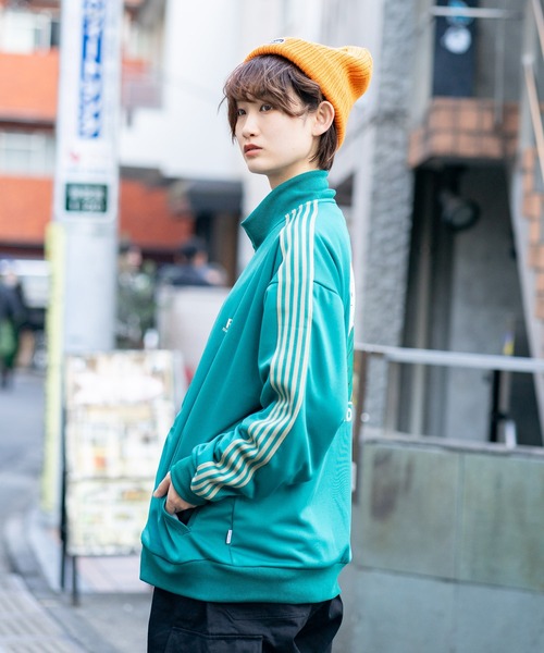 Red Cap Girl(レッドキャプガール)の「【UNIIT × RED CAP GIRL/ユニット×レッドキャップガール】 バックプリントトラックジャケット オーバーサイズ バックプリント ロゴ ワンポイント刺繍 トラックジャケット/ラインジャージ/レディース メンズ(ジャージ・メンズ・ブラック/グリーン/アイボリー・MEDIUM/LARGE)」の5枚目の写真