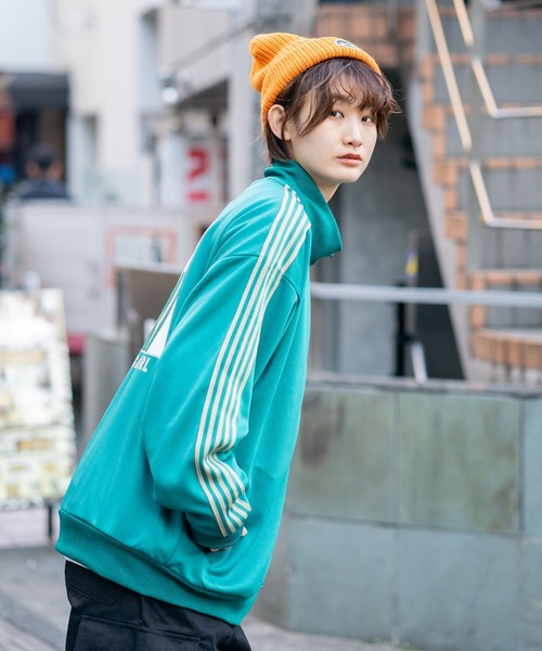 Red Cap Girl(レッドキャプガール)の「【UNIIT × RED CAP GIRL/ユニット×レッドキャップガール】 バックプリントトラックジャケット オーバーサイズ バックプリント ロゴ ワンポイント刺繍 トラックジャケット/ラインジャージ/レディース メンズ(ジャージ・メンズ・ブラック/グリーン/アイボリー・MEDIUM/LARGE)」の7枚目の写真