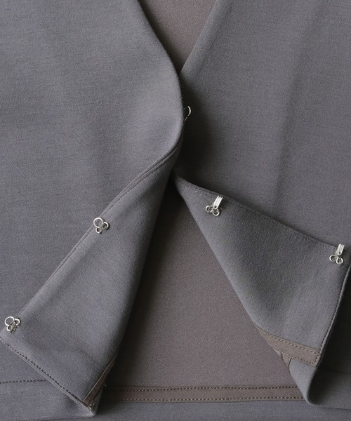 cheriella(シェリエラ)の「【cheriella】WEB限定タックパフスリーブジャケット WEB LIMITED TUCK PUFF SLEEVE JACKET(ノーカラージャケット・レディース・グレイッシュベージュ/グレイッシュブルー/チャコールグレー・M)」の7枚目の写真