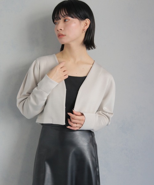 cheriella(シェリエラ)の「【cheriella】WEB限定タックパフスリーブジャケット WEB LIMITED TUCK PUFF SLEEVE JACKET(ノーカラージャケット・レディース・グレイッシュベージュ/グレイッシュブルー/チャコールグレー・M)」の19枚目の写真