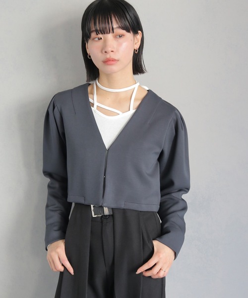 cheriella(シェリエラ)の「【cheriella】WEB限定タックパフスリーブジャケット WEB LIMITED TUCK PUFF SLEEVE JACKET(ノーカラージャケット・レディース・グレイッシュベージュ/グレイッシュブルー/チャコールグレー・M)」の16枚目の写真