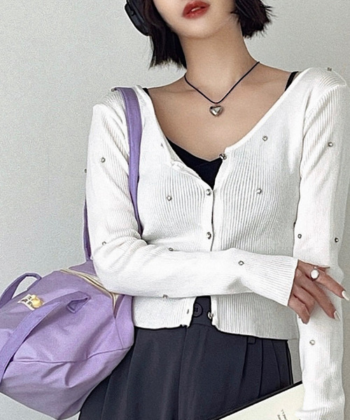 Ada.(エイダ)の「ビジュー ニット Vネック カーディガン(カーディガン/ボレロ・レディース・ピンク/アイボリー/ブラック・FREE)」の4枚目の写真