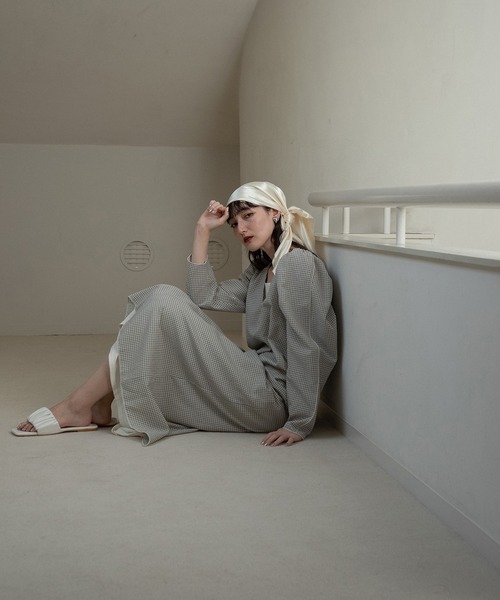 lawgy(ラウジー)の「v shoulder puff check op / vショルダーパフチェックワンピ(ワンピース・レディース・ホワイト/ベージュ・FREE)」の3枚目の写真