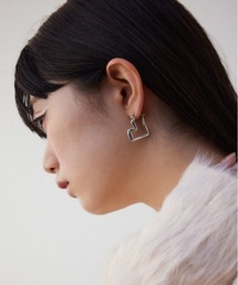 ニュアンスハートシェイプドフープピアス
