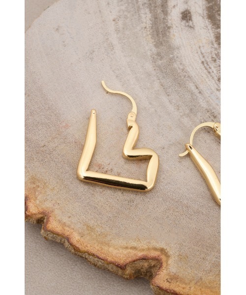 AZUL by moussy（アズールバイマウジー）の「ニュアンスハートシェイプドフープピアス（ピアス（両耳用）・レディース・ゴールド系その他/シルバー・FREE）」の12枚目の写真