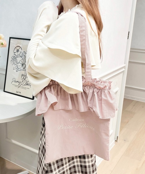 apres jour(アプレジュール)の「刺繍フリルバッグ【ZOZOTOWN限定アイテム】(トートバッグ・レディース・オフホワイト/ブラック/ピンク・FREE)」の3枚目の写真