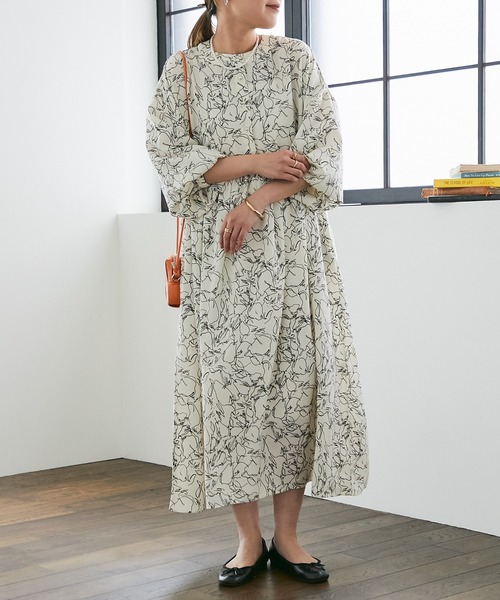 un dix cors（アンディコール）の「線画フラワープリントワンピース（ワンピース・レディース・ホワイト/ブラック・FREE）」の8枚目の写真