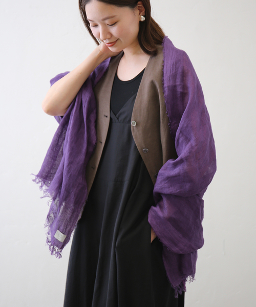 IENA（イエナ）の「【NIMNIMDUAI/ニムニムデュアイ】LINEN GAUZE SOLID リネンガーゼ ストール（ストール/ショール・レディース・ブラウン/パープル/ライトブルー/グリーン/キャメル/ウッド/イエロー系その他・FREE）」の6枚目の写真
