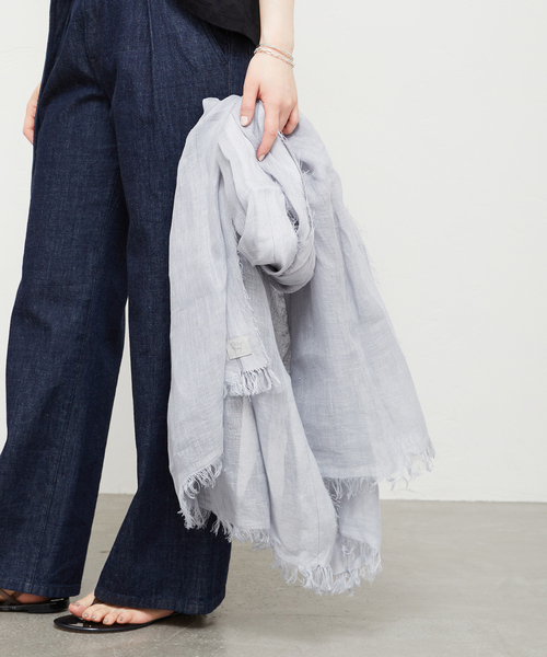 IENA（イエナ）の「【NIMNIMDUAI/ニムニムデュアイ】LINEN GAUZE SOLID リネンガーゼ ストール（ストール/ショール・レディース・ブラウン/パープル/ライトブルー/グリーン/キャメル/ウッド/イエロー系その他・FREE）」の5枚目の写真