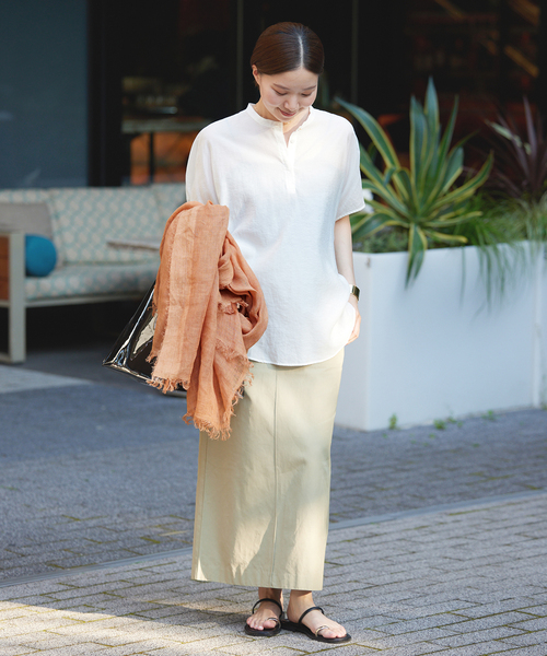 IENA（イエナ）の「【NIMNIMDUAI/ニムニムデュアイ】LINEN GAUZE SOLID リネンガーゼ ストール（ストール/ショール・レディース・ブラウン/パープル/ライトブルー/グリーン/キャメル/ウッド/イエロー系その他・FREE）」の8枚目の写真