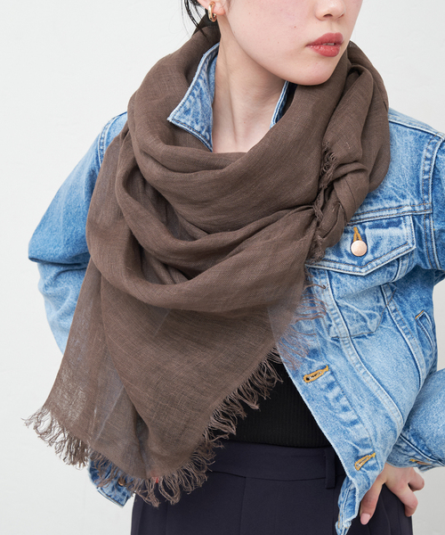 IENA（イエナ）の「【NIMNIMDUAI/ニムニムデュアイ】LINEN GAUZE SOLID リネンガーゼ ストール（ストール/ショール・レディース・ブラウン/パープル/ライトブルー/グリーン/キャメル/ウッド/イエロー系その他・FREE）」の15枚目の写真