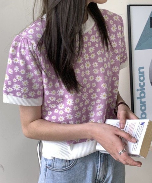 Achic(アシック)の「小花柄ニットトップス(Tシャツ/カットソー・レディース・ブラック/ブルー/パープル・M)」の3枚目の写真