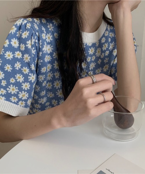 Achic(アシック)の「小花柄ニットトップス(Tシャツ/カットソー・レディース・ブラック/ブルー/パープル・M)」の21枚目の写真