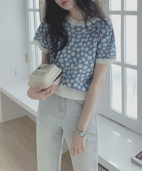 Achic(アシック)の「小花柄ニットトップス(Tシャツ/カットソー・レディース・ブラック/ブルー/パープル・M)」の17枚目の写真