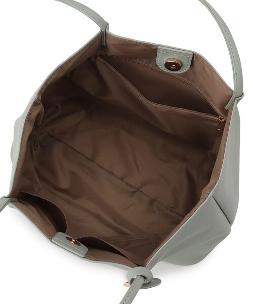 ITS'DEMO（イッツデモ）の「◆【通勤】軽量合皮タックハンドルA4トート（トートバッグ・レディース・ライトブルー/ブラック/ブラウン系/アイボリー/ライトパープル・00）」の10枚目の写真