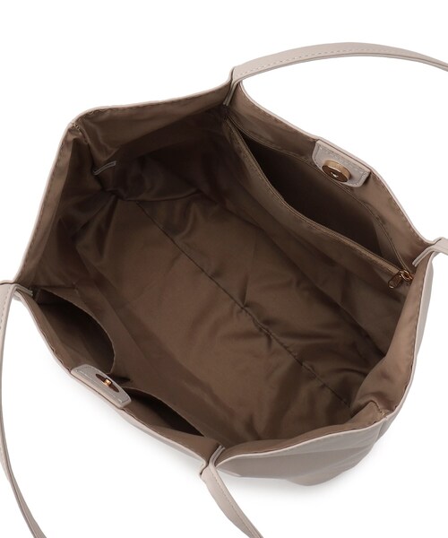 ITS'DEMO（イッツデモ）の「◆【通勤】軽量合皮タックハンドルA4トート（トートバッグ・レディース・ライトブルー/ブラック/ブラウン系/アイボリー/ライトパープル・00）」の11枚目の写真