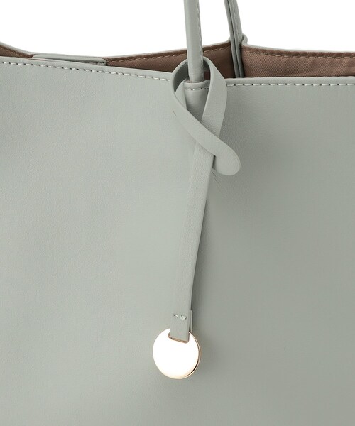 ITS'DEMO（イッツデモ）の「◆【通勤】軽量合皮タックハンドルA4トート（トートバッグ・レディース・ライトブルー/ブラック/ブラウン系/アイボリー/ライトパープル・00）」の16枚目の写真