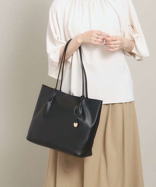 ITS'DEMO（イッツデモ）の「◆【通勤】軽量合皮タックハンドルA4トート（トートバッグ・レディース・ライトブルー/ブラック/ブラウン系/アイボリー/ライトパープル・00）」の19枚目の写真