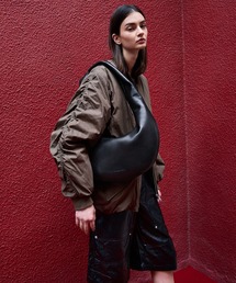 CHARLES & KEITH | Toni トニー ノットカーブホーボーバッグ(ショルダーバッグ)