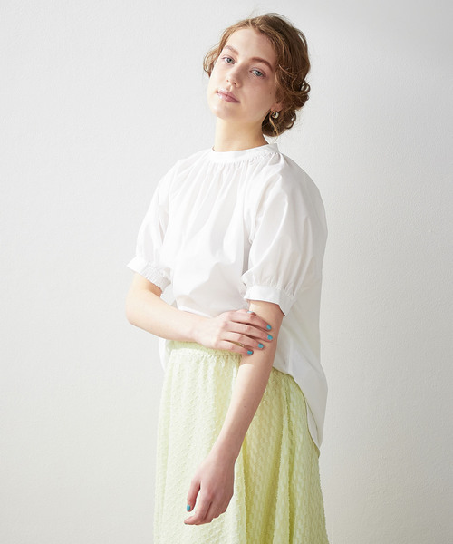 LE SOUK HOLIDAY(ルスークホリデー)の「ギャザーネックブラウス(シャツ/ブラウス・レディース・ブルー/ネイビー/オフホワイト・L/M)」の1枚目の写真