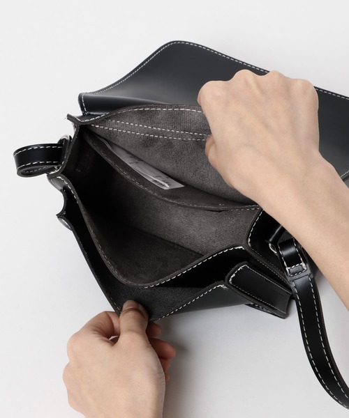 SENSE OF PLACE by URBAN RESEARCH(センスオブプレイスバイアーバンリサーチ)の「フェイクレザーフラップショルダーバッグ(ショルダーバッグ・メンズ・ブラック/ブラック系その他・ONE)」の15枚目の写真