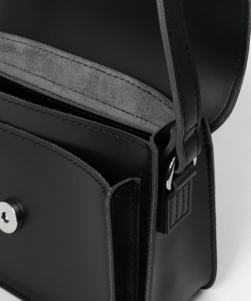 SENSE OF PLACE by URBAN RESEARCH(センスオブプレイスバイアーバンリサーチ)の「フェイクレザーフラップショルダーバッグ(ショルダーバッグ・メンズ・ブラック/ブラック系その他・ONE)」の16枚目の写真