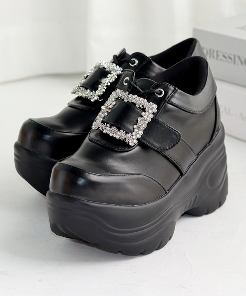 LOVEHUNTER(ラブハンター)の「LOVE HUNTER / 軽量 厚底 ビジュー バックル スニーカー (1673)(スニーカー・レディース・ブラック/ホワイト・3L/LL/L/M/S/SS)」の1枚目の写真