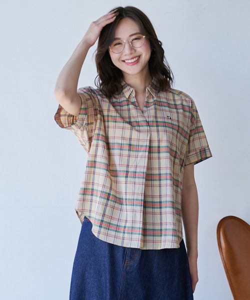 Arnold Palmer(アーノルドパーマー)の「リングチェック 半袖 スキッパーシャツ(シャツ/ブラウス・レディース・ブラック/ベージュ/ネイビー/ホワイト・S/M/L)」の3枚目の写真