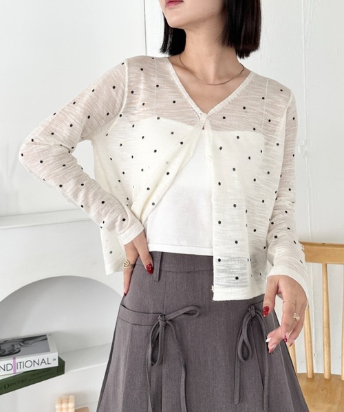 CLEA(クレア)の「シアードットカーディガントップス(カーディガン/ボレロ・レディース・ピンク/レッド/ブラック/ミント/アイボリー・FREE)」の10枚目の写真