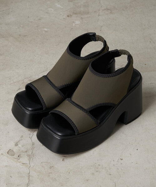 RAY CASSIN（レイカズン）の「ストレッチボリュームサンダル（サンダル・レディース・ブラック/カーキ・SMALL/LARGE/MEDIUM）」の12枚目の写真