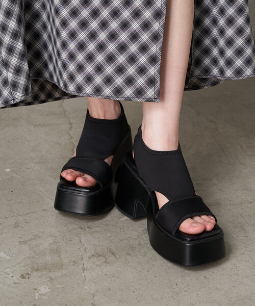 RAY CASSIN（レイカズン）の「ストレッチボリュームサンダル（サンダル・レディース・ブラック/カーキ・SMALL/LARGE/MEDIUM）」の22枚目の写真