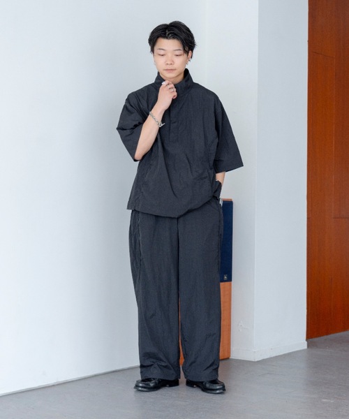 SINSS（シンス）の「Wide straight nylon tech pants / ワイドストレートナイロンテックパンツ（その他パンツ・メンズ・ブラック・SMALL/MEDIUM/LARGE）」の22枚目の写真