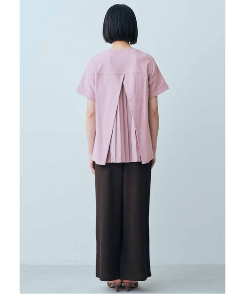 IEDIT(イディット)の「IEDIT 接触冷感・吸汗速乾・抗菌防臭! Ohcool(R)Ⅱ plus素材 後ろ姿が印象的なバックプリーツデザインのカットソートップス(Tシャツ/カットソー・レディース・ピンク/グリーン/グレイッシュベージュ・MEDIUM/LARGE/X-LARGE/XX-LARGE/SMALL/XXX-LARGE)」の11枚目の写真