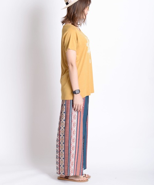 MARAI(マーライ)の「ロータスロゴ くすみカラー 半袖Tシャツ クルーネック プリント(Tシャツ/カットソー・レディース・カーキ系/ブルー/マスタード/ブラック/ピンク/レッド・FREE)」の16枚目の写真