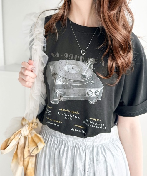 classicalelf（クラシカルエルフ）の「目を惹くグラフィックデザイン。綿100％レコードプレイヤーグラフィックTシャツ（Tシャツ/カットソー・レディース・ホワイト/チャコール・SMALL/MEDIUM/LARGE/X-LARGE）」の6枚目の写真