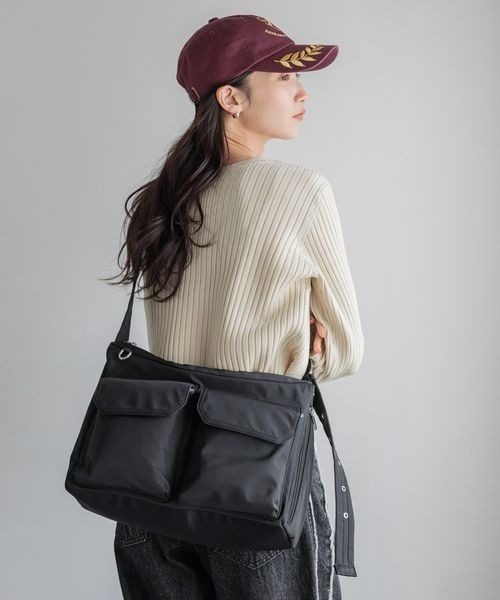 LOWRYS FARM(ローリーズファーム)の「エンブロイダリーCAP 136315(キャップ・レディース・ネイビー/ボルドー・FREE)」の6枚目の写真