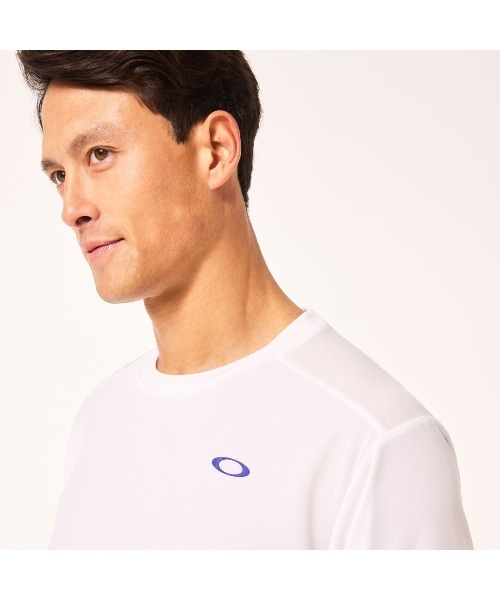 OAKLEY(オークリー)の「オークリー SLANT PLAIN SS TEE 9.0/ Tシャツ/ TRAINING スポーツ・トレーニング/ OAKLEY(Tシャツ/カットソー・メンズ・ネイビー/ブラック/ホワイト・S/M)」の22枚目の写真