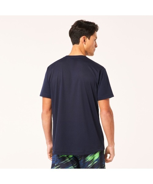 OAKLEY(オークリー)の「オークリー SLANT PLAIN SS TEE 9.0/ Tシャツ/ TRAINING スポーツ・トレーニング/ OAKLEY(Tシャツ/カットソー・メンズ・ネイビー/ブラック/ホワイト・S/M)」の11枚目の写真