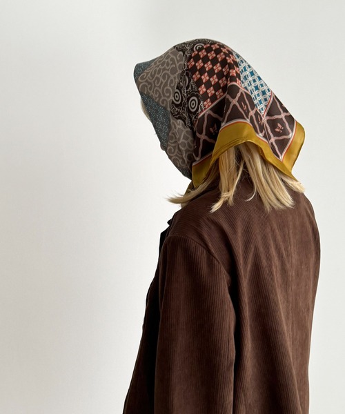 CANAL JEAN（キャナルジーン）の「diggity　プリントスカーフ（バンダナ/スカーフ・レディース・ブルー/マスタード・ONE SIZE）」の8枚目の写真