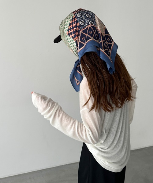 CANAL JEAN（キャナルジーン）の「diggity　プリントスカーフ（バンダナ/スカーフ・レディース・ブルー/マスタード・ONE SIZE）」の10枚目の写真