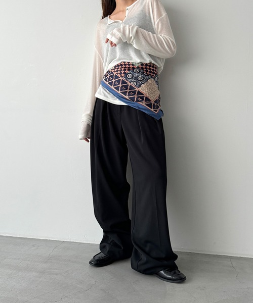 CANAL JEAN（キャナルジーン）の「diggity　プリントスカーフ（バンダナ/スカーフ・レディース・ブルー/マスタード・ONE SIZE）」の9枚目の写真