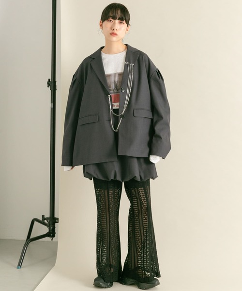 KBF（ケイビーエフ）の「ショルダータックBIGジャケット（その他アウター・レディース・カーキ/グレー系その他・ONE）」の2枚目の写真