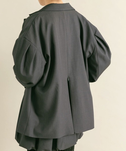 KBF（ケイビーエフ）の「ショルダータックBIGジャケット（その他アウター・レディース・カーキ/グレー系その他・ONE）」の6枚目の写真