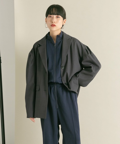 KBF（ケイビーエフ）の「ショルダータックBIGジャケット（その他アウター・レディース・カーキ/グレー系その他・ONE）」の9枚目の写真