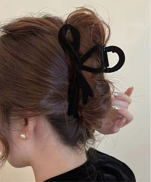 ammy.（エイミードット）の「【 ammy. / エイミードット 】 ツイスト リボン バンスクリップ（バレッタ/ヘアクリップ・レディース・ブラック/ブラウン/ワインレッド・FREE）」の4枚目の写真