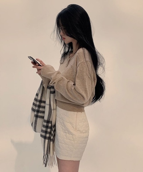 BEIDELLI（ベイデリー）の「[BELLIDE MADE] ソフトヘンリーネックボタンニット（ニット/セーター・レディース・ブラック/ネイビー/ベージュ/グレー・FREE）」の20枚目の写真