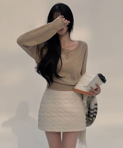 BEIDELLI（ベイデリー）の「[BELLIDE MADE] ソフトヘンリーネックボタンニット（ニット/セーター・レディース・ブラック/ネイビー/ベージュ/グレー・FREE）」の19枚目の写真