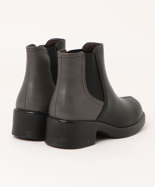 LUGG NAGG(ラグナグ)の「【Fiammifero】【片足200g】軽量設計サイドゴアブーツ【3Eゆったり】(ブーツ・レディース・ブラック/グレー/ダークブラウン・22.5cm/23.0cm/23.5cm/24.0cm/24.5cm)」の4枚目の写真