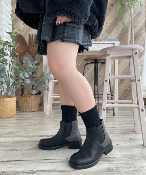 LUGG NAGG(ラグナグ)の「【Fiammifero】【片足200g】軽量設計サイドゴアブーツ【3Eゆったり】(ブーツ・レディース・ブラック/グレー/ダークブラウン・22.5cm/23.0cm/23.5cm/24.0cm/24.5cm)」の6枚目の写真
